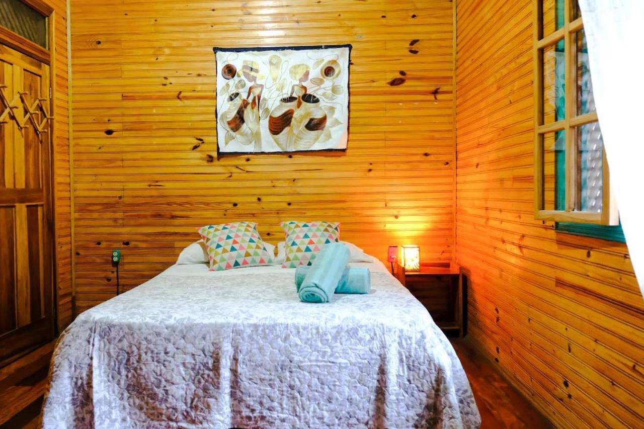 Aldina S Guest House Кахуита Екстериор снимка