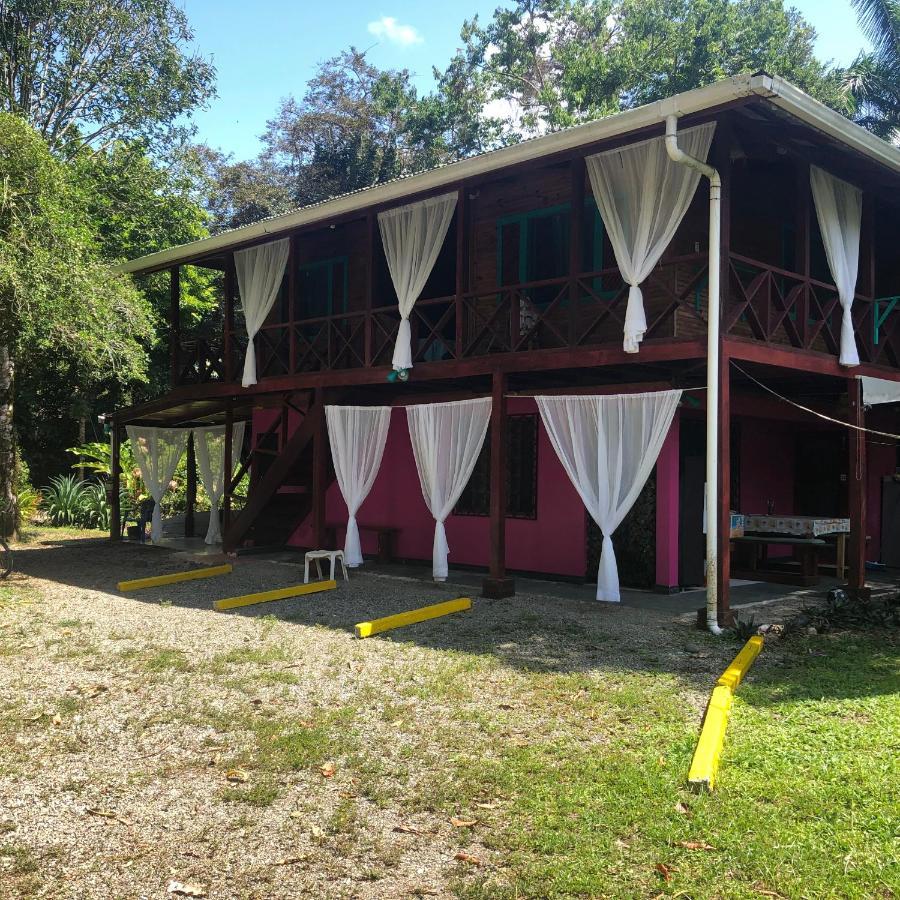 Aldina S Guest House Кахуита Екстериор снимка